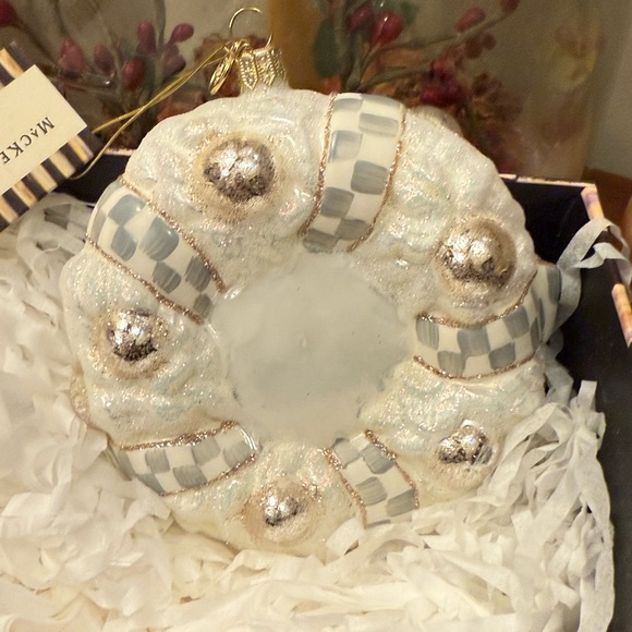MACKENZIE CHILDS 2024 Crystal Palace Wreath Glass Ornament - Picture 13 of 16